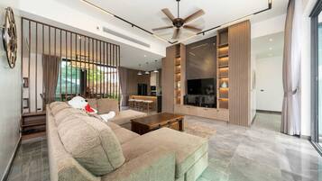 Luxury Villa, Pool View | Living area