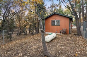 Property grounds - Sweet Sugarloaf Cabin (Big Bear)