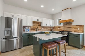 Fridge, microwave, oven, stovetop - Stone House — Historic Charm, Modern Soul, Mountain Views (Hesperus)