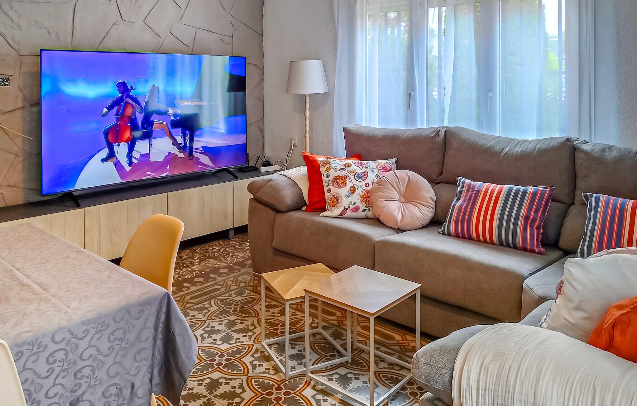 TV, fireplace, ping pong