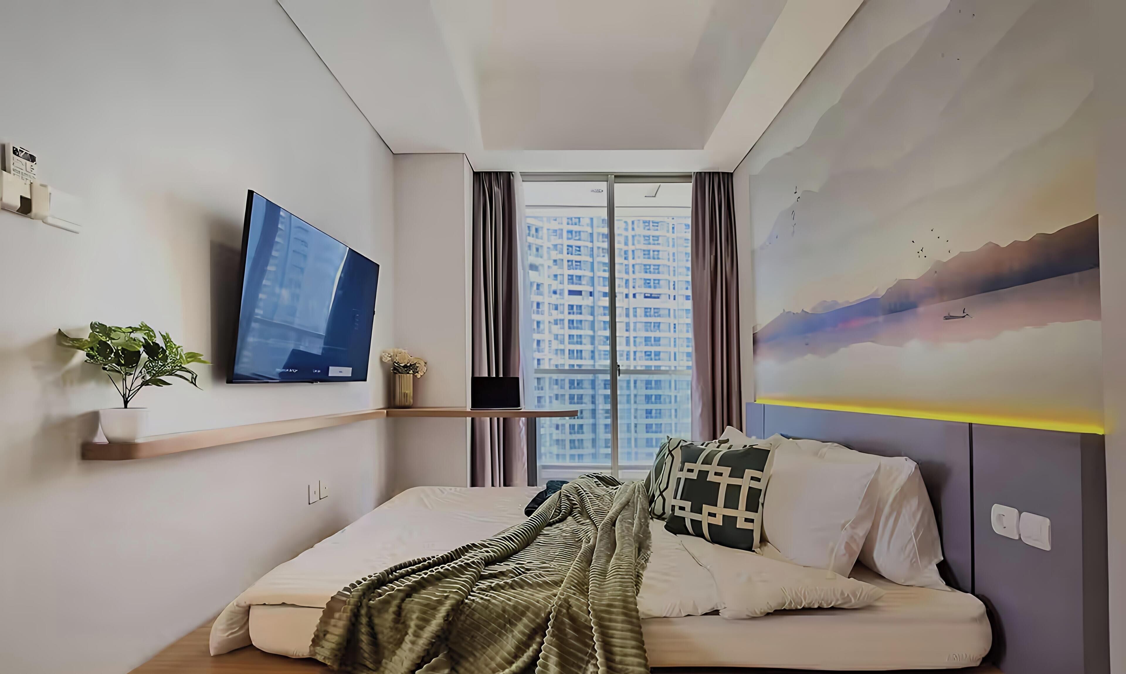 Escritorio, tabla de planchar con plancha y wifi gratis 