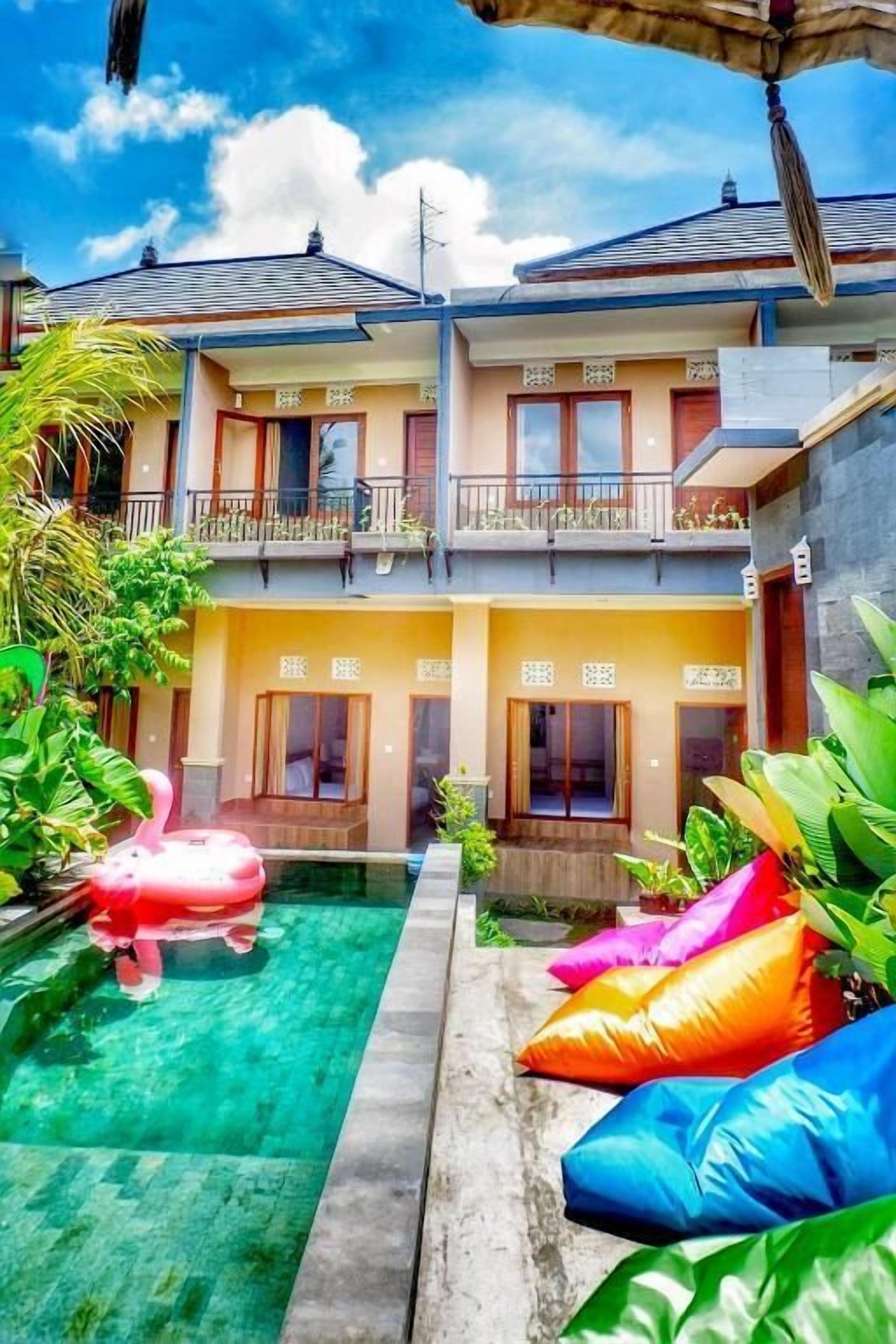 Kolam renang outdoor