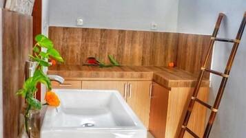 Superior Double Room, Balcony, Garden View | Interior