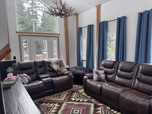 Hilltop Hideaway~ Seclusion in the Last Frontier