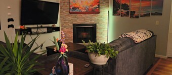 1 Bedroom stylish Condo in Beaverton with Retro games and room to entertain