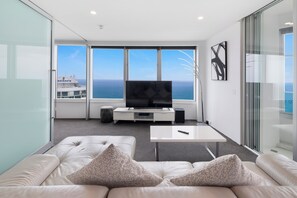 Unclassified image, 2 of 27, button