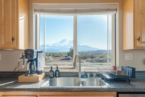 Unclassified image, 5 of 41, button