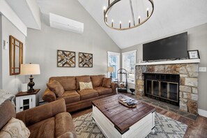 Unclassified image, 2 of 22, button - 2-bedroom townhome in amazing Blakeslee with AC for comfort (Blakeslee)