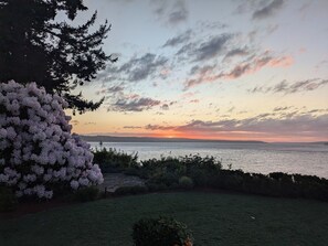 Miscellaneous - Shore Paradise! Delightful 4+bedroom house high bank waterfront. (Everett)