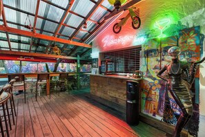 Bar (en el alojamiento)