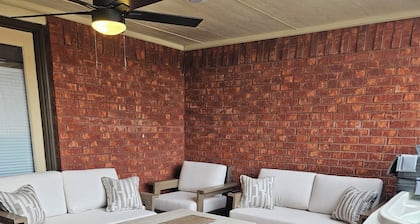 Heated pool, Hot tub, Putting Green, Outdoor furniture