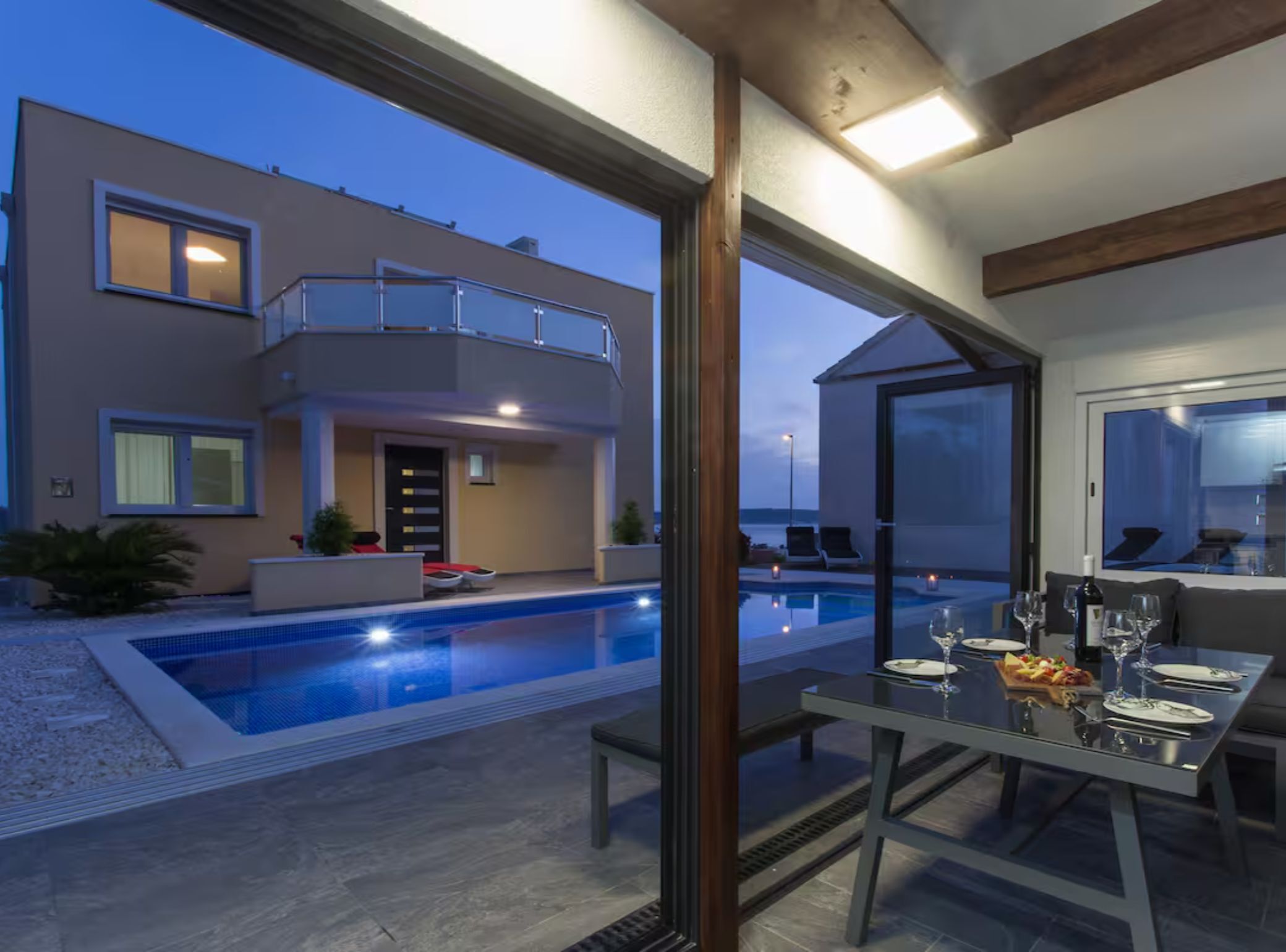 Maison (Seven bedroom Villa with the pool) | Piscine | Piscine extérieure (ouverte en saison), parasols de plage