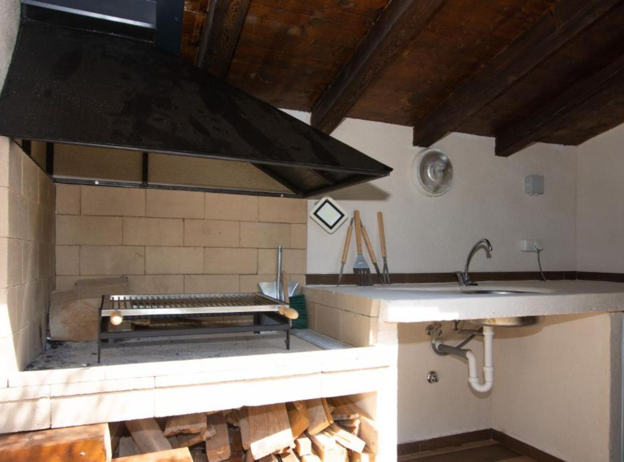 Maison (One Bedroom Holiday Home with Hot Tub) | Aire de pique-nique/barbecue