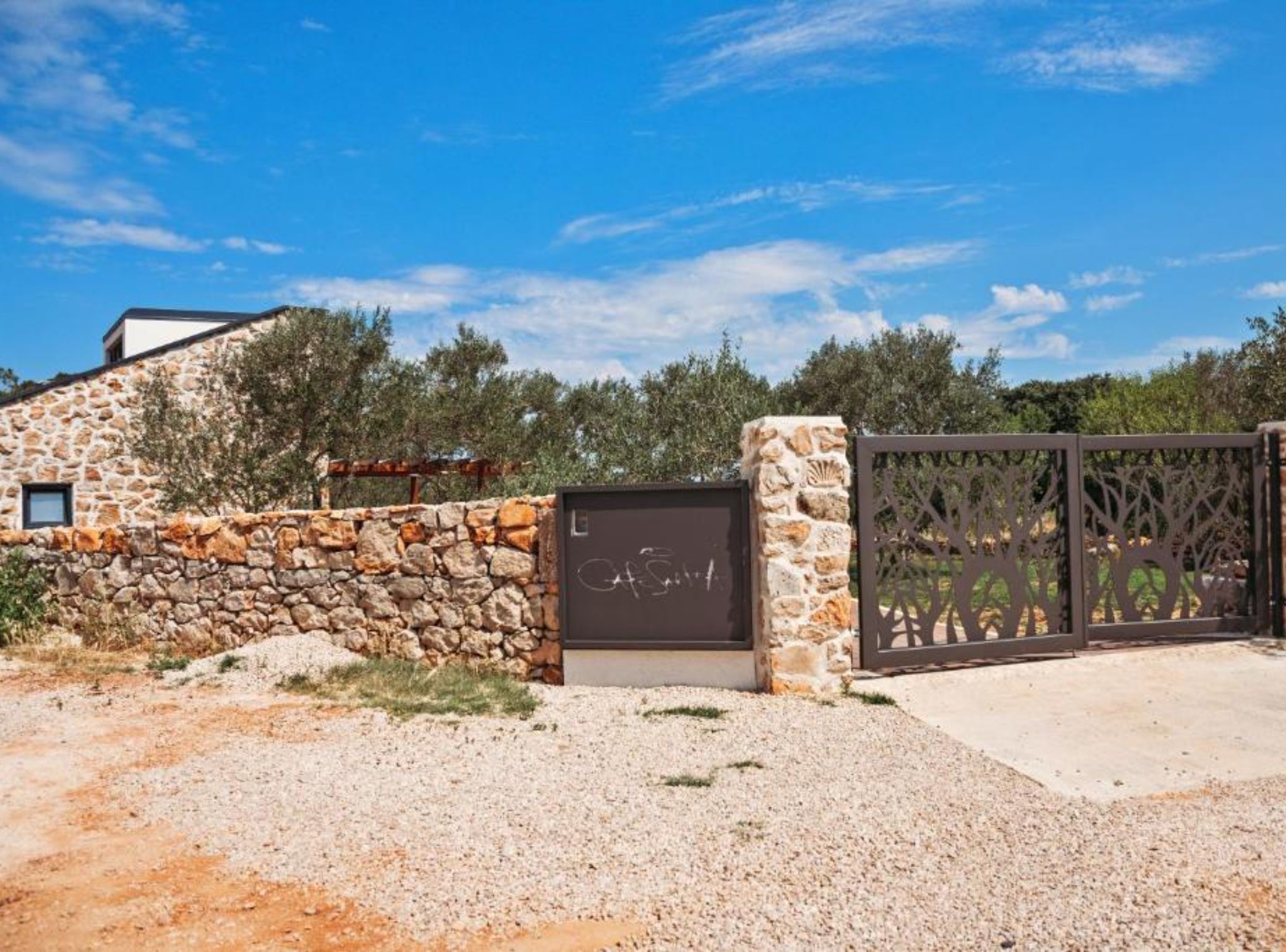 Nhà (One Bedroom Holiday Home with Hot Tub) | Ngoại thất