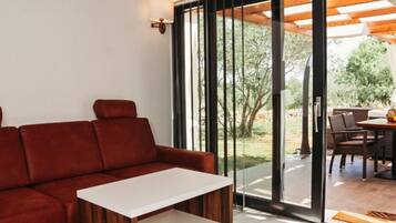 Maison (One Bedroom Holiday Home with Hot Tub) | Salle de séjour