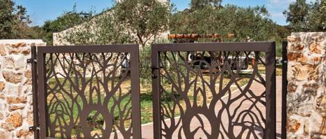 House (One Bedroom Holiday Home with Hot Tub) | Exterior