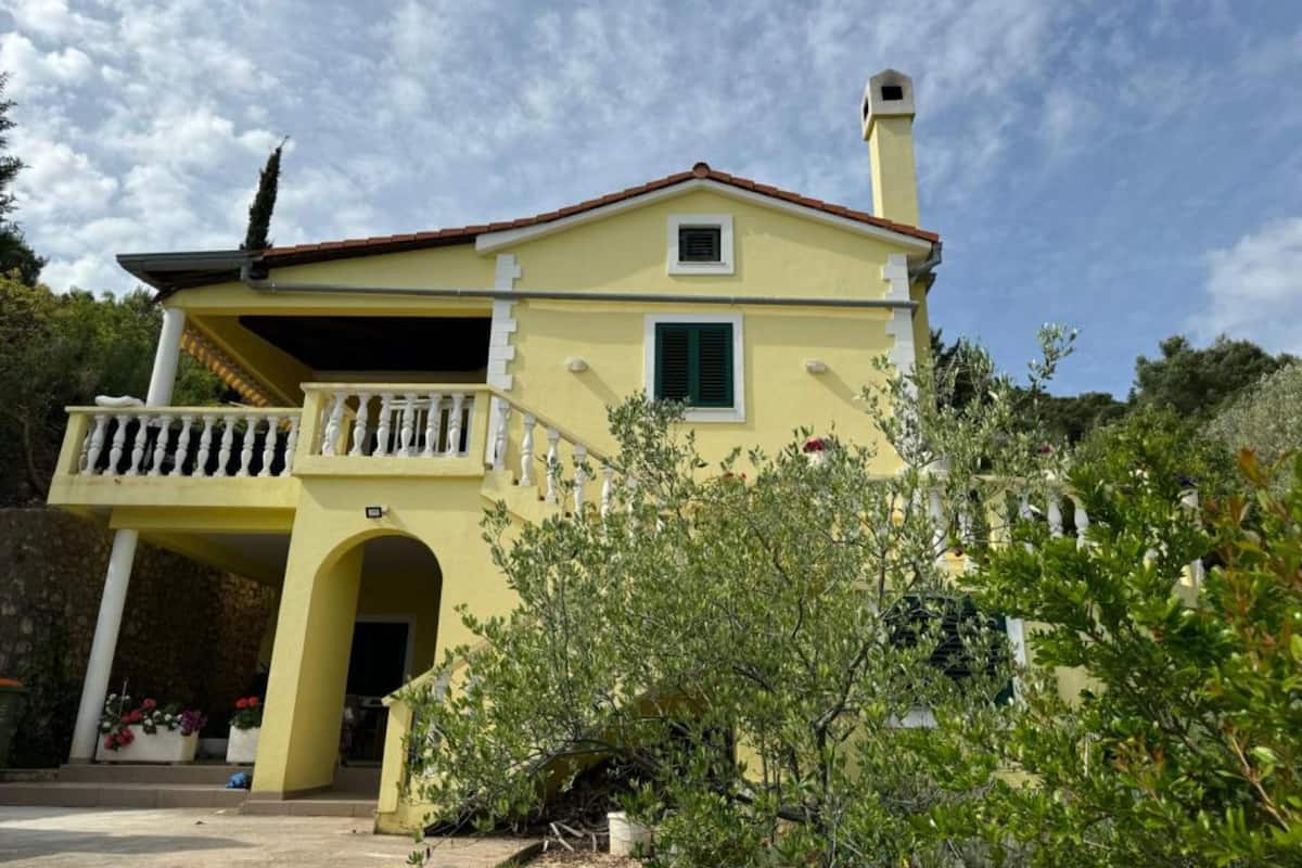 Apartment (Three Bedroom Apartment with Terrace) | Exterior