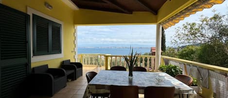 Apartment (Three Bedroom Apartment with Terrace) | Terrace/patio