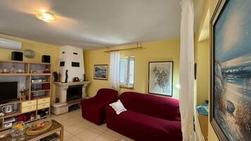 Apartment (Three Bedroom Apartment with Terrace) | Living room