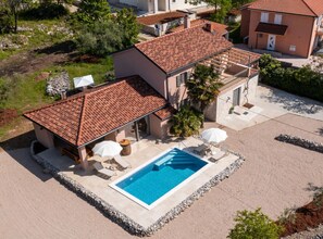 House (Three bedroom Vila with pool) | Dining room - Villa Ulika With Pool (Malinska-Dubasnica)