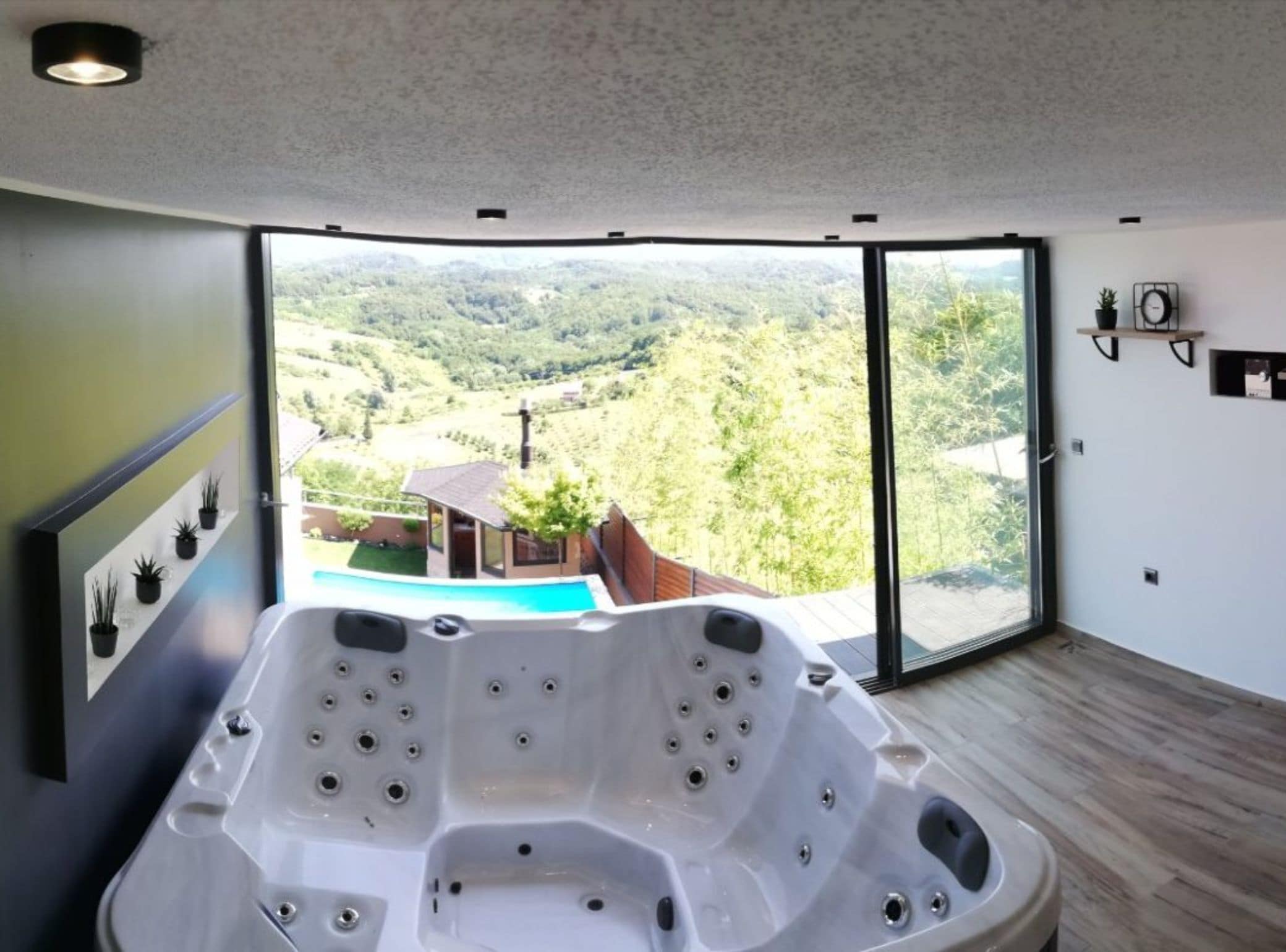 Casa (Four bedroom Villa with Hot Tub) | Tina de hidromasaje interior