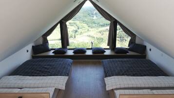 House (Four bedroom Villa with Hot Tub)