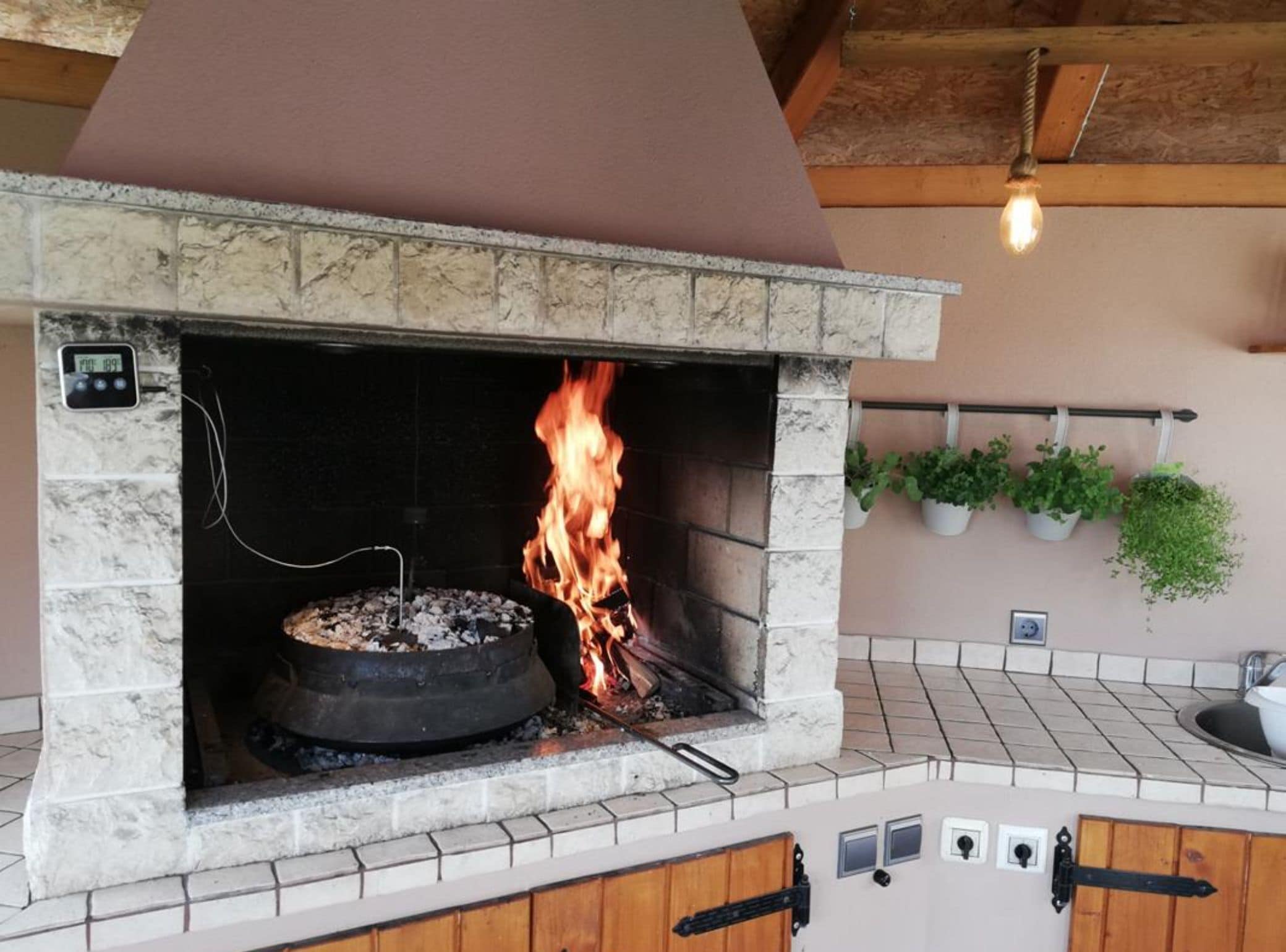 House (Four bedroom Villa with Hot Tub) | BBQ/picnic area