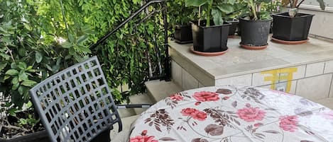 อพาร์ทเมนท์ (One bedroom apartment (Mali)) | ห้องรับประทานอาหาร