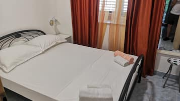 Apartment (One bedroom apartment (Mali)) | 5 bedrooms, cribs/infant beds