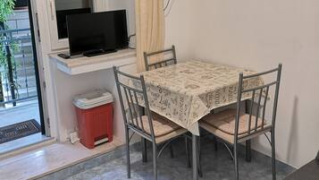 Apartment (One bedroom apartment (Mali)) | Esszimmer