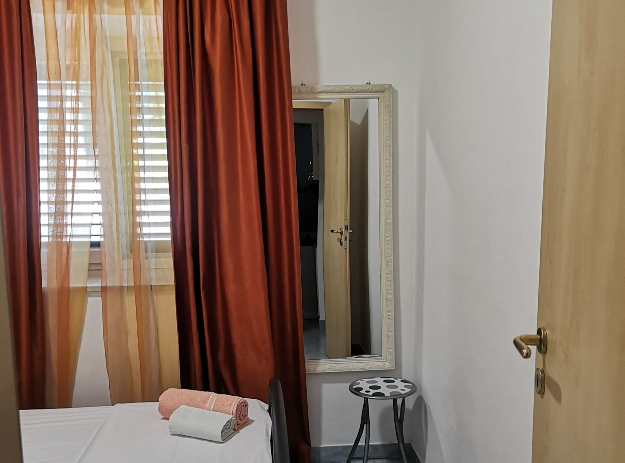 شقة (One bedroom apartment (Mali)) | 5 عدّة غرف نوم وأسرّة أطفال/رضّع