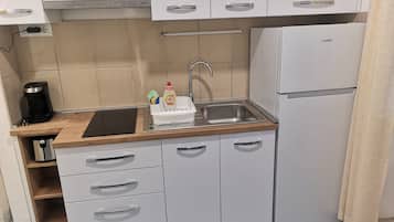 Apartment (Four bedroom apartment (Veliki)) | Eigene Küche | Kühlschrank