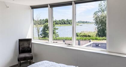 4 bedroom lovely home in Oostburg