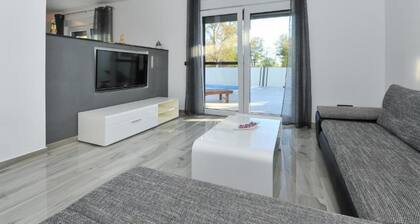 Adriatic Villa Privlaka With Pool