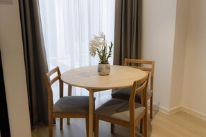 Svit - utsikt mot staden | Restauranger