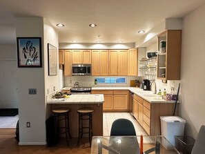 Unclassified image, 5 of 12, button