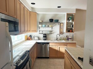 Unclassified image, 4 of 12, button