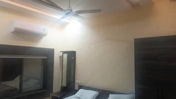 Luxury Room | Katil lipat simpan/tambahan, Wi-fi percuma, cadar katil
