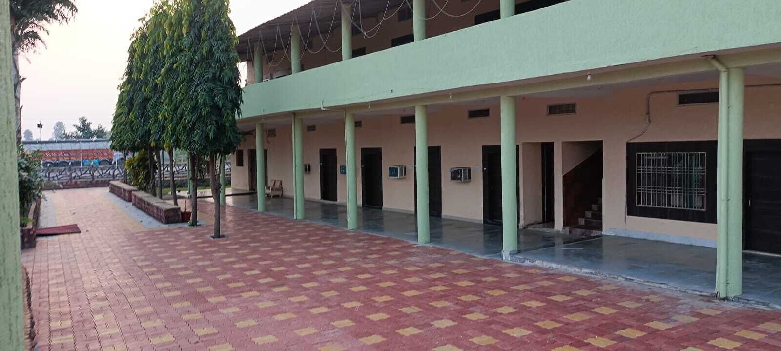 المنشأة من الخارج