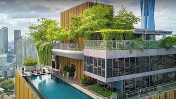 Kolam renang terbuka