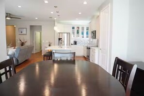 Unclassified image, 5 of 16, button