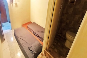 Deluxe Twin Room - Hotel O near Ahmad Yani International (Semarang)