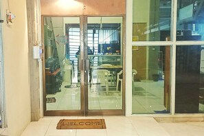 Interior - Hotel O near Ahmad Yani International (Semarang)