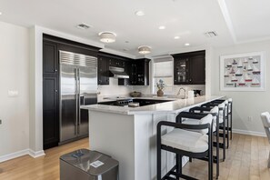 Fridge, microwave, oven, stovetop - Luxury Beachfront 1BR Condo with Infinity Pool & Private Veranda (Wildwood)