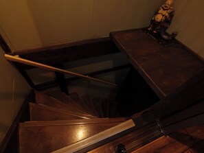 Interior - Gojuuban (Oshima)