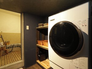 Interior - Gojuuban (Oshima)