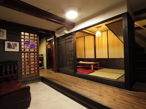 Interior - Gojuuban (Oshima)