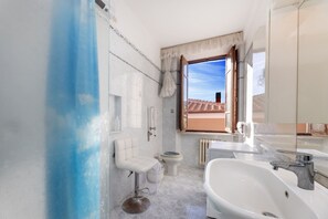Een douche, een haardroger