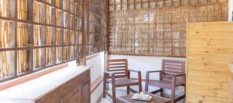 Recently renovated consists of a kitchen and living room with sofa bed. One double bedrooms. Two bat