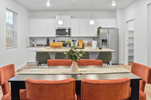 4 BR, Near Airport, Downtown Denver & Gaylord Resort, Sleeps 14